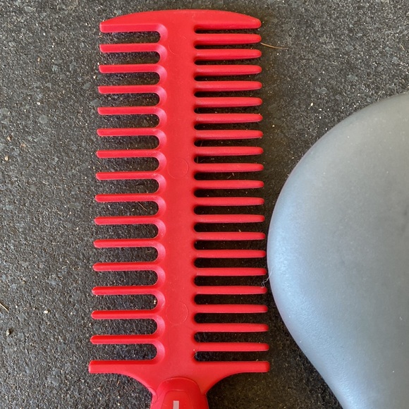 Oster Equine Care Series Mane & Tail Horse Hairbrush and Wahl comb Grooming Tool - Picture 3 of 9